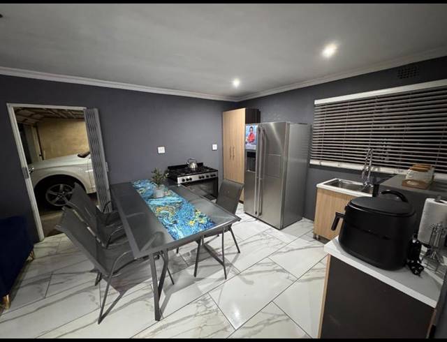 3 BEDROOM HOUSE FOR SALE IN PHUMULA